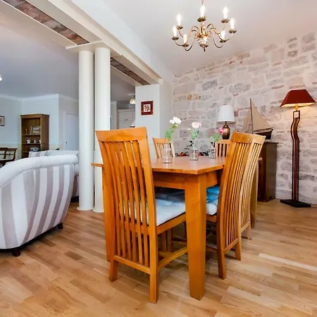 דירה Adriatic Royal Sea View רוביני