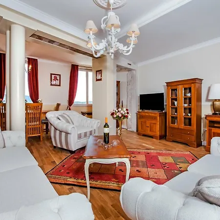 Adriatic Royal Sea View דירה *