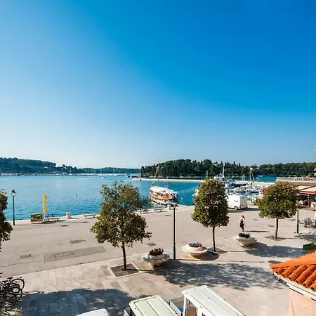 Adriatic Royal Sea View רוביני