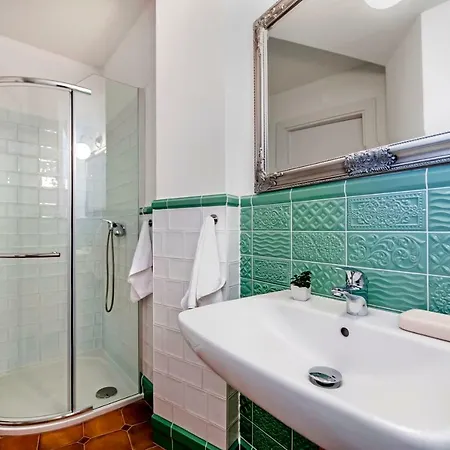 Adriatic Royal Sea View רוביני