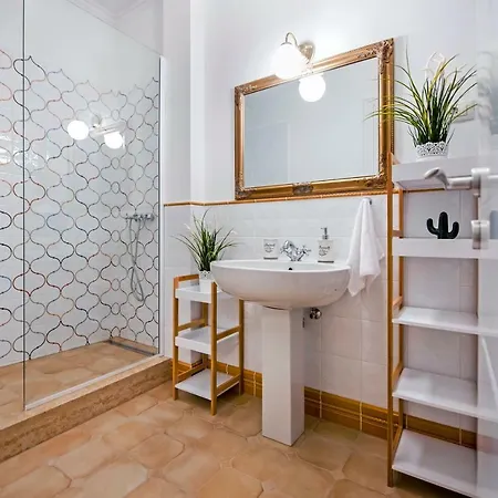 Adriatic Royal Sea View Apartment *